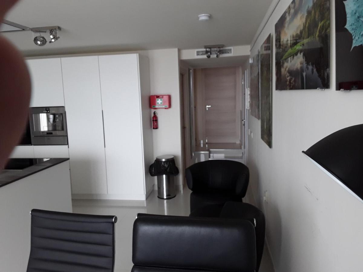 Front Port Line Sleeps 6 Διαμέρισμα Μαρμπέλλα Εξωτερικό φωτογραφία